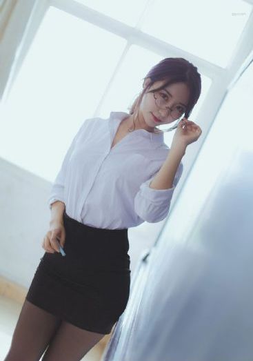 总裁双性受在会议室被h_4K在线观看