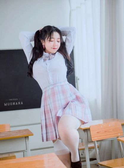 美丽的姑娘在线观看中文版_HD动漫在线观看